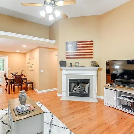Cozy Hermitage W/ Deck: 11 Mi To Nashville! Holiday home Nashville