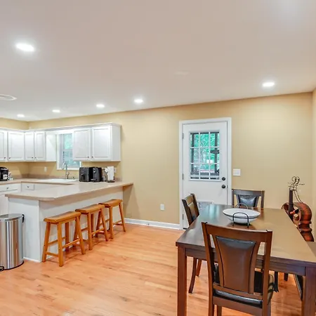 Cozy Hermitage W/ Deck: 11 Mi To Nashville! Holiday home