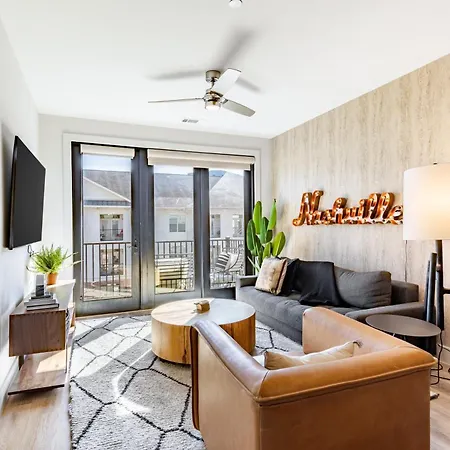Prime Walkable Midtown Location Pool Gym Outlaws Den By Avantstay