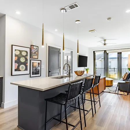 Prime Walkable Midtown Location Pool Gym Outlaws Den By Avantstay * Nashville