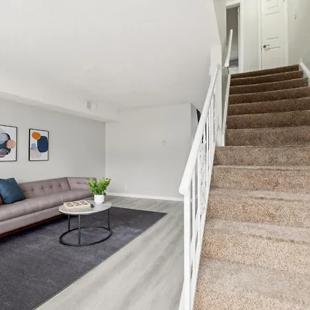 Apartment Brentwood U5 I Cozy & Comfy I 2bd I Free Parking *
