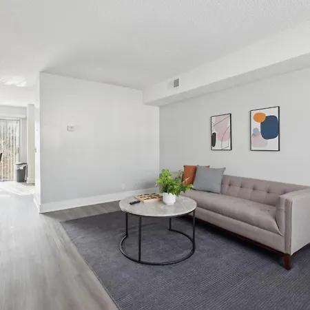 Apartment Brentwood U4 I Cozy & Comfy I 2bd I Free Parking *