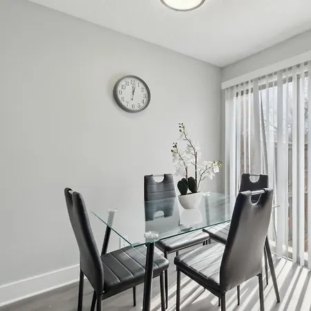Brentwood U4 I Cozy & Comfy I 2bd I Free Parking Apartment *