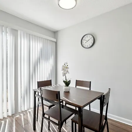 Brentwood U7 I Cozy & Comfy I 2bd I Free Parking Apartment