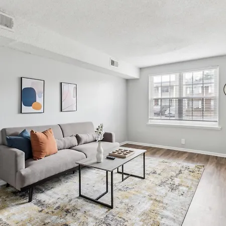 Brentwood U10 I Cozy & Comfy I 2bd I Free Parking Apartment *