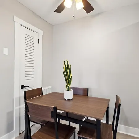 Brentwood C4 I Cozy & Comfy I 2bd I Free Parking *