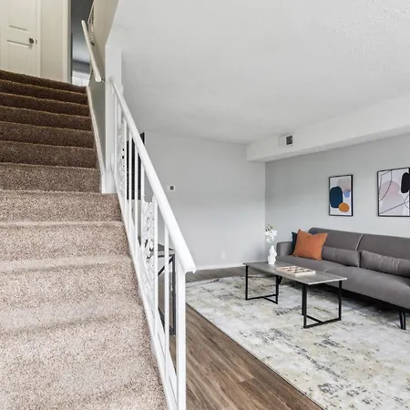 Apartment Brentwood U10 I Cozy & Comfy I 2bd I Free Parking *