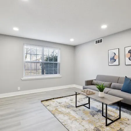 Brentwood C4 I Cozy & Comfy I 2bd I Free Parking *