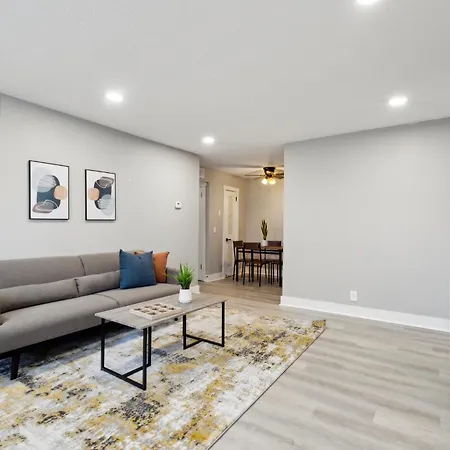 Brentwood C4 I Cozy & Comfy I 2bd I Free Parking