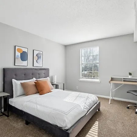 Apartment Brentwood C2 I Cozy & Comfy I 1bd I Free Parking *