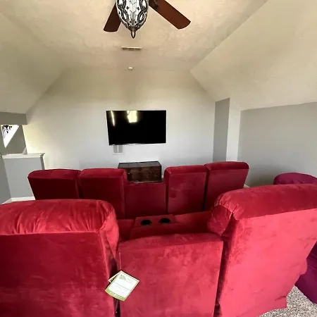Holiday home 4 Bedroom Corporate *