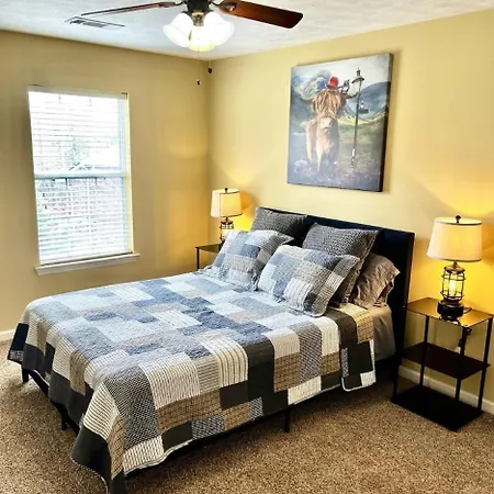 4 Bedroom Corporate Holiday home Nashville