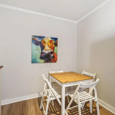 Holiday home Family Friends And Free Parking Close To Downtown