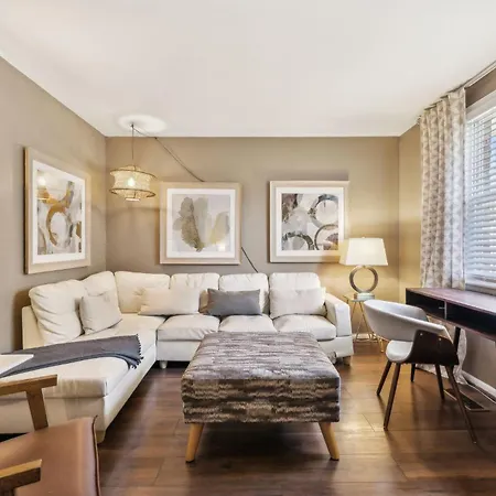 Holiday home Belmont Kings 1 Mile To Downtown And Park Free
