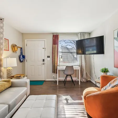 Avalon Close To Downtown And Park Free Holiday home