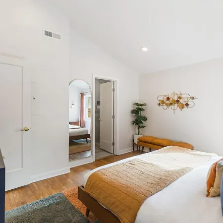 Holiday home Mid-century Modern Near Restaurants, Coffee And Bars *