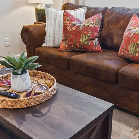 Chic And Cozy - Walk To Bars, Coffee, And Restaurants Nashville