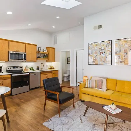 Holiday home Mid-century Modern Near Restaurants, Coffee And Bars Nashville