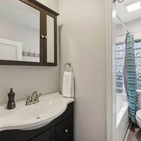 Historic Family *walk To Bars & Restaurants* Holiday home Nashville