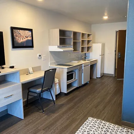 Hotel Woodspring Hermitage - Airport