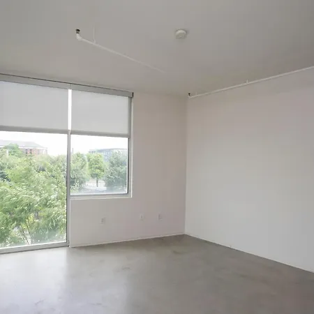 5m222- Unfurnished Amazing Layout Holiday home