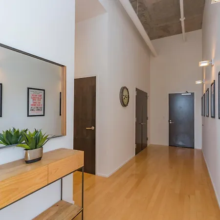 5m600- Two Bedroom Penthouse Holiday home Nashville