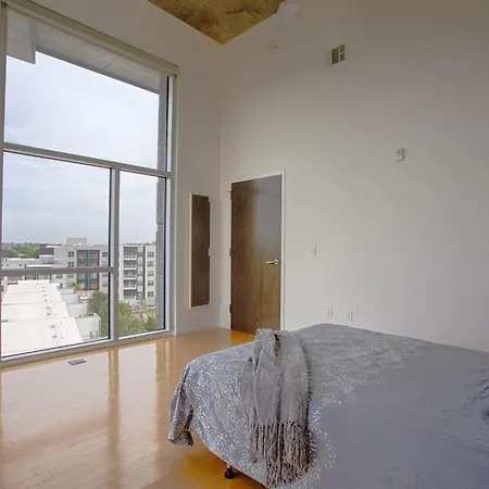 5m600- Two Bedroom Penthouse *