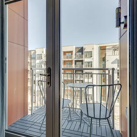 5m432- Amazing Two Bedroom 4th Floor