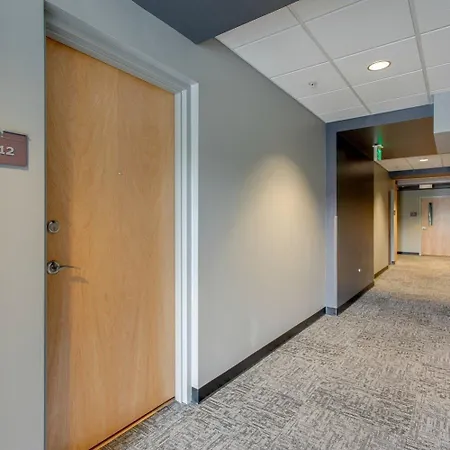 Vandy 18th St- Across From Vanderbilt - Furnished 1br