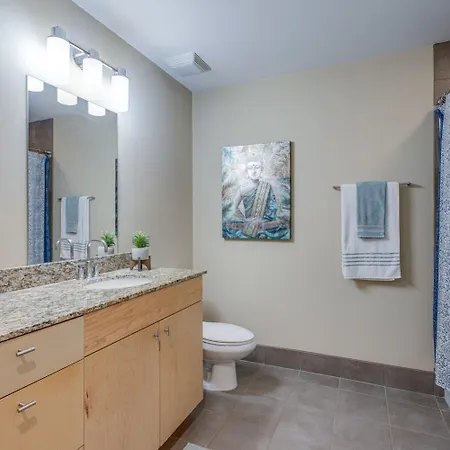 Holiday home Vandy 18th St- Across From Vanderbilt - Furnished 1br