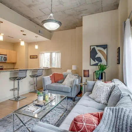 Vandy 18th St- Across From Vanderbilt - Furnished 1br Holiday home *