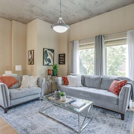 Vandy 18th St- Across From Vanderbilt - Furnished 1br Holiday home *