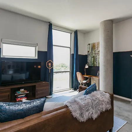 Holiday home 5m306- Mid Century Modern *