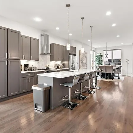 Always A Guest Favorite! Luxe With Huge Rooftop And 7 Beds Holiday home Nashville