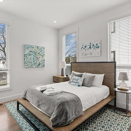 Holiday home Always A Guest Favorite! Luxe With Huge Rooftop And 7 Beds