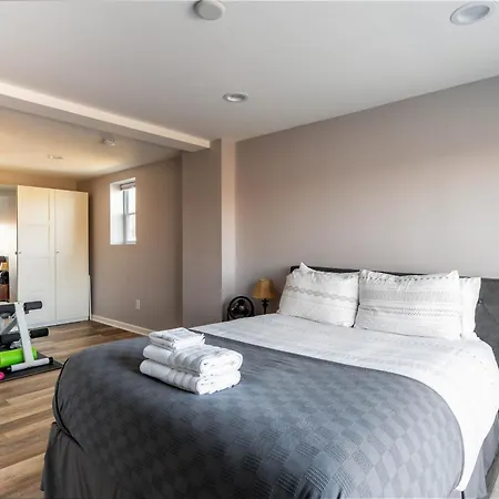 Private Haven - Minutes To Broadway, Bna