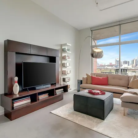 5m302 Skyline Views From Light Filled Holiday home Nashville