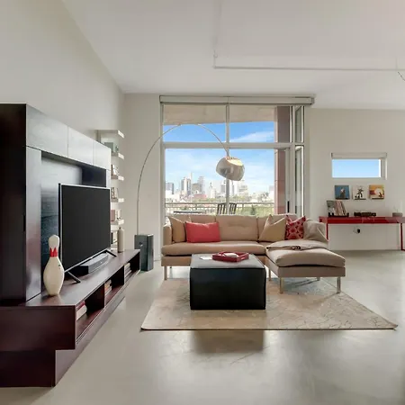 Holiday home 5m302 Skyline Views From Light Filled *
