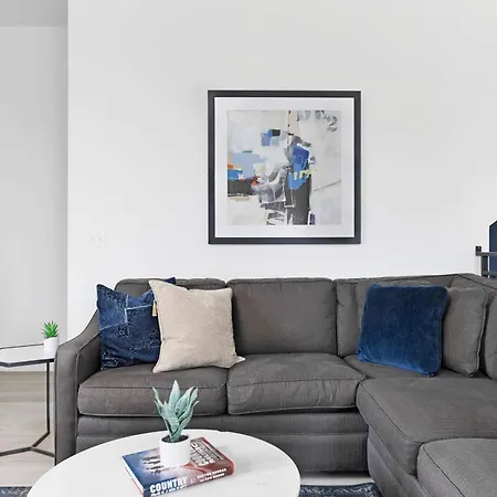 The Trillium & The Iris - 2 Homes 6 Bedrooms * Nashville