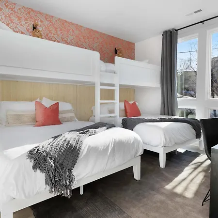 The Camellia & The Bluestem - Two Four Bedroom Homes Holiday home