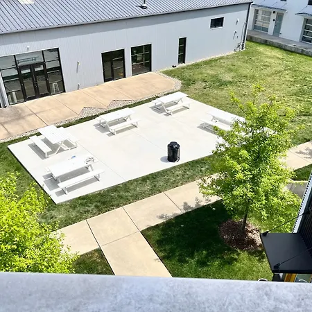 Modern Townhome 2 Miles South Of Downtown And Broadway Ave Apartment *