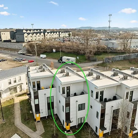 Modern Townhome 2 Miles South Of Downtown And Broadway Ave