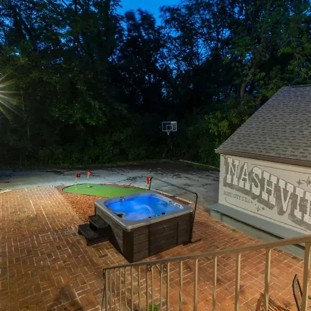 The Playground: 5br With Hot Tub, Cinema, And Arcade Holiday home *