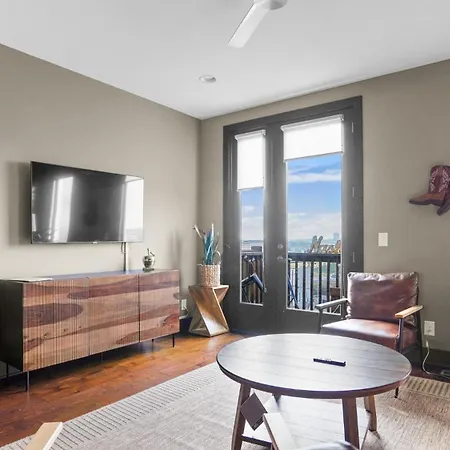 14 At 64 Fern Ave Hbr Apartment *