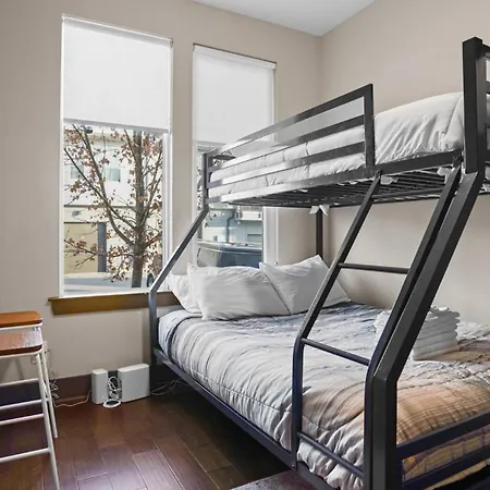 14 At 64 Fern Ave Hbr Apartment *
