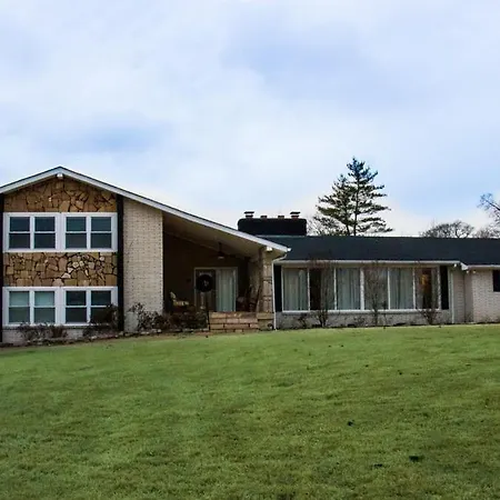 Holiday home Hall Of Fame Private Resort-9 Miles To Downtown Pools Arcade