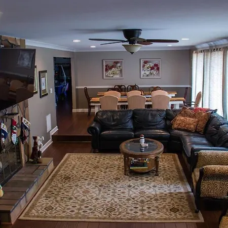 Hall Of Fame Private Resort-9 Miles To Downtown Pools Arcade Holiday home *