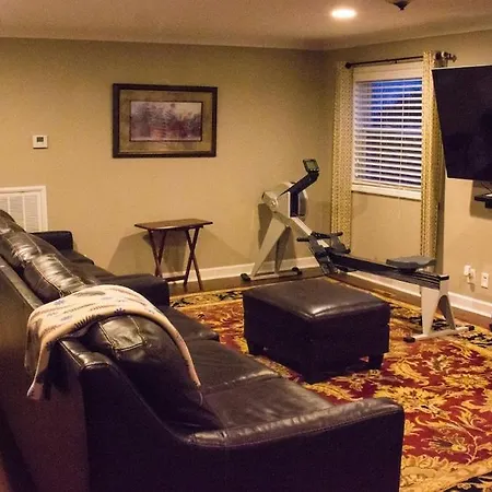Holiday home Hall Of Fame Private Resort-9 Miles To Downtown Pools Arcade Nashville