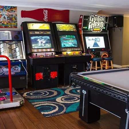 Hall Of Fame Private Resort-9 Miles To Downtown Pools Arcade * Nashville