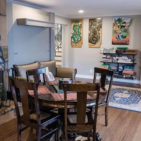 Hall Of Fame Private Resort-9 Miles To Downtown Pools Arcade Holiday home